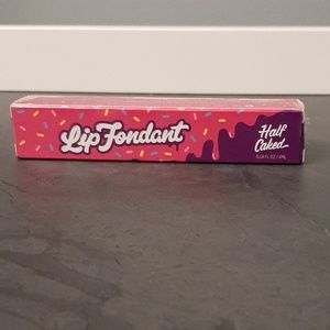 Half Caked Lip Fondant